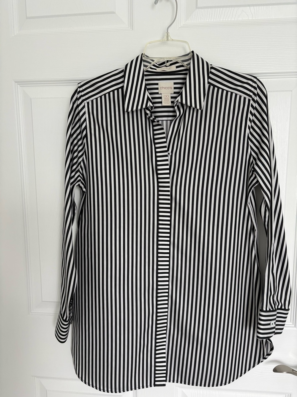 Chico's Black and White NO IRON-Tunic length button down shirt, 00